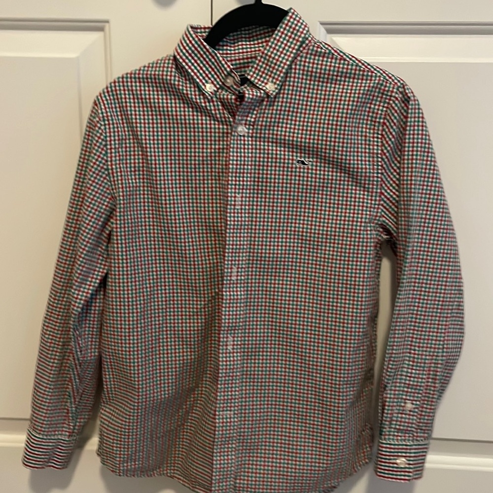 Boys Vineyard Vines Sz S (8-10) worn twice at holidays. White, red, and green.